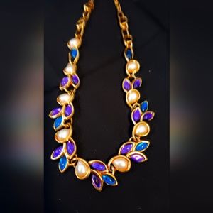 COLLECTABLE 1980s NWOT Trifari gold plated Trifanium necklace w/ Mother of Pearl